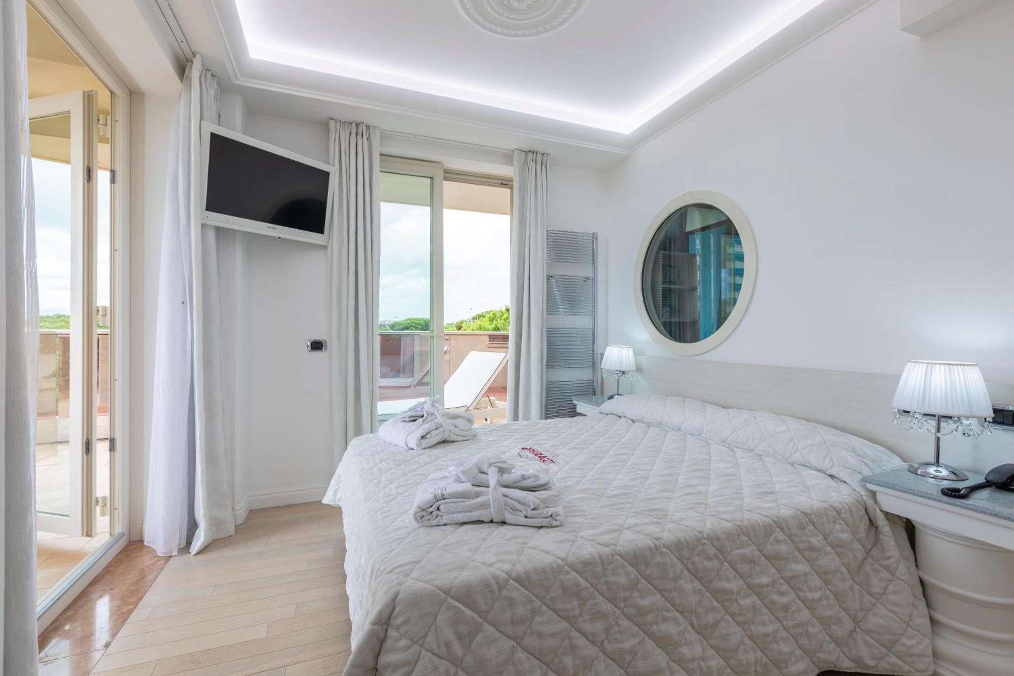Boutique Hotel Paradiso Bovelacci Milano Marittima Kültér fotó