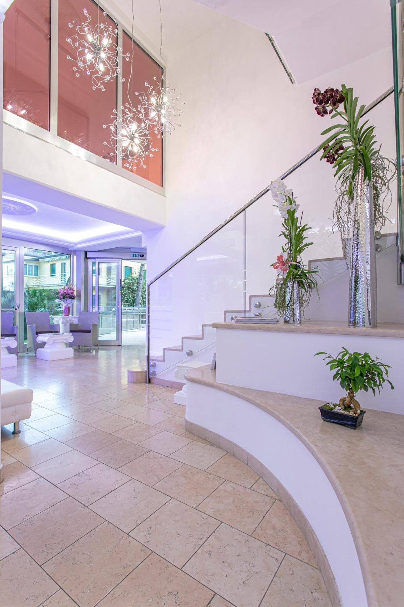 Boutique Hotel Paradiso Bovelacci Milano Marittima Kültér fotó